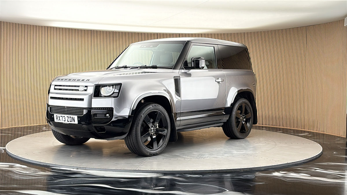 Land Rover Defender 90 Image 20