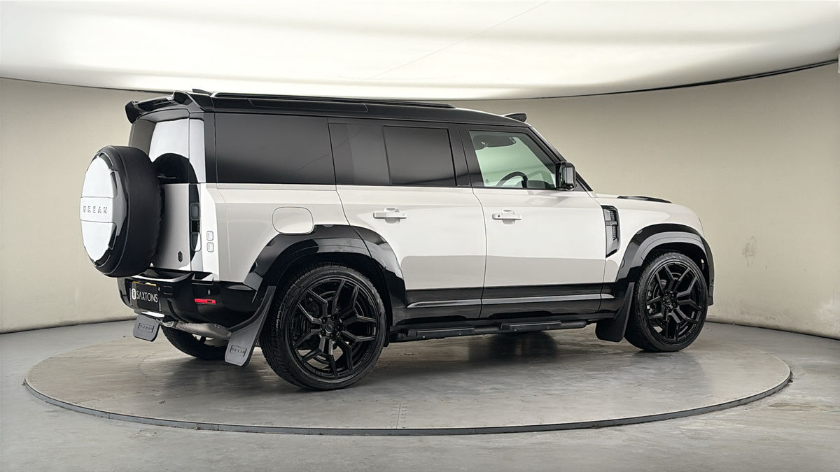 More views of Land Rover Defender 110