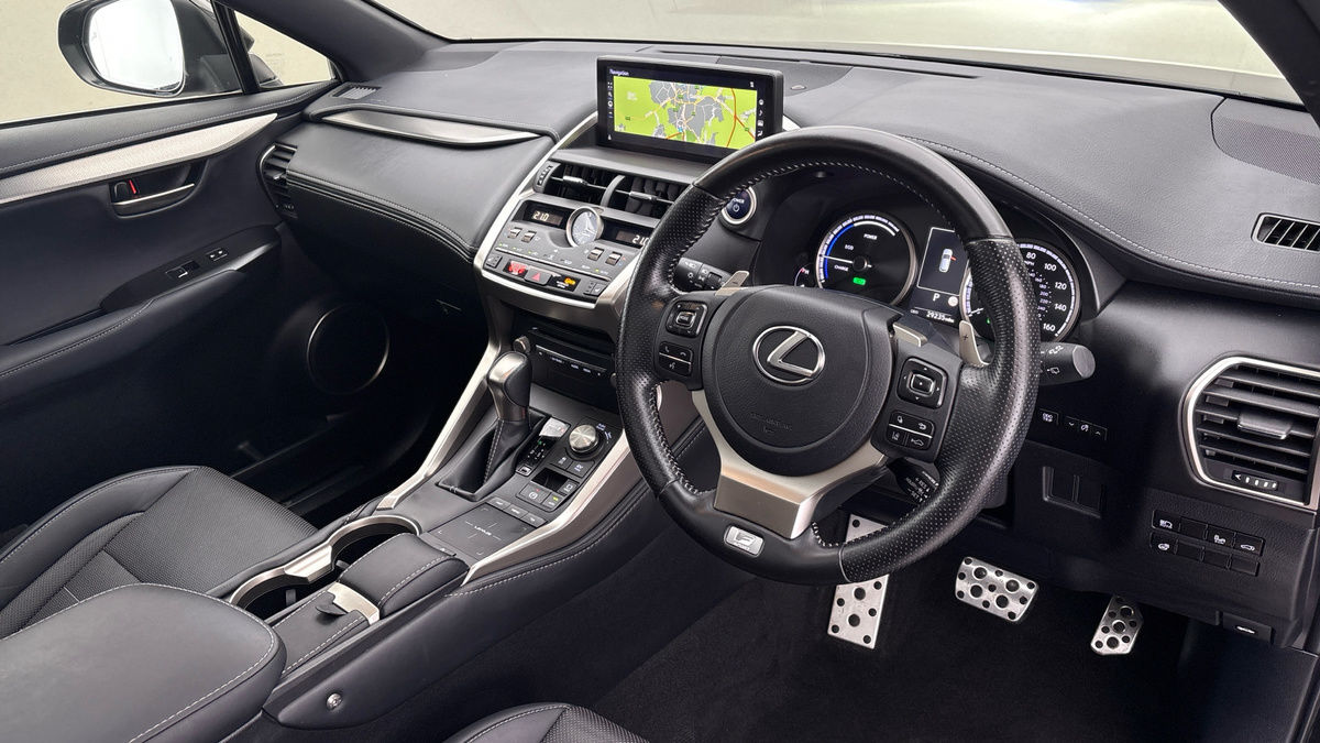 Lexus NX Image 5