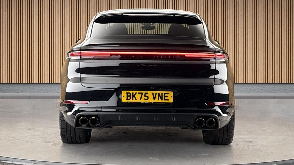 Porsche Cayenne Image 4