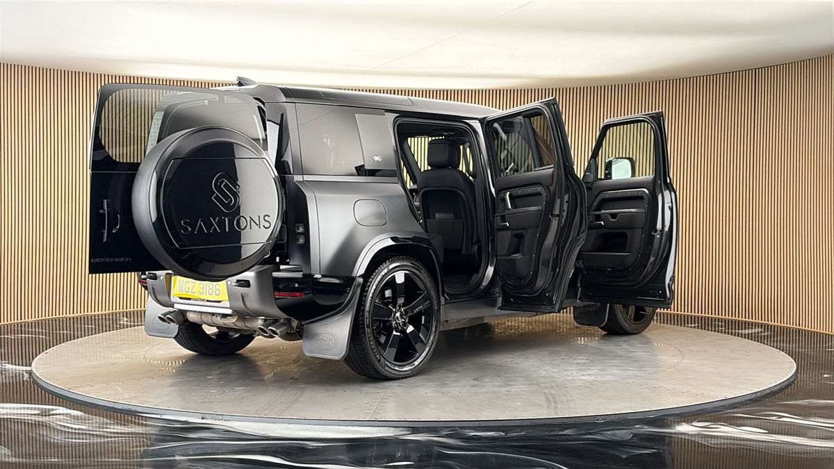 More views of Land Rover Defender 110