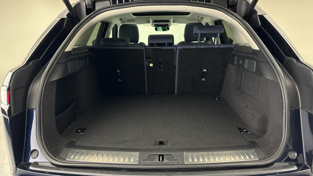 Land Rover Range Rover Velar Image 11