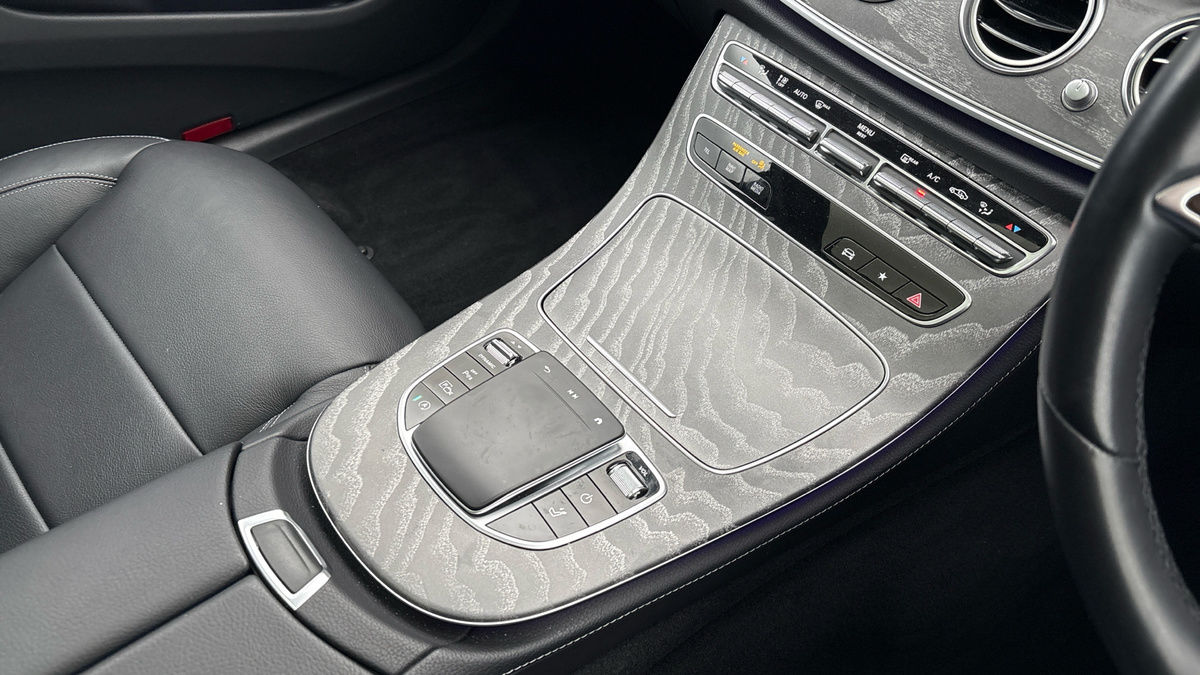 Mercedes-Benz E Class Image 18