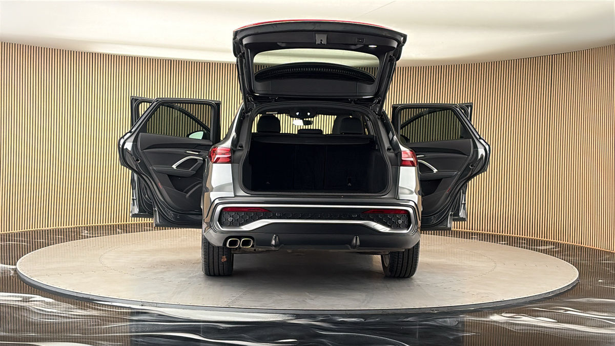 More views of Audi Q5