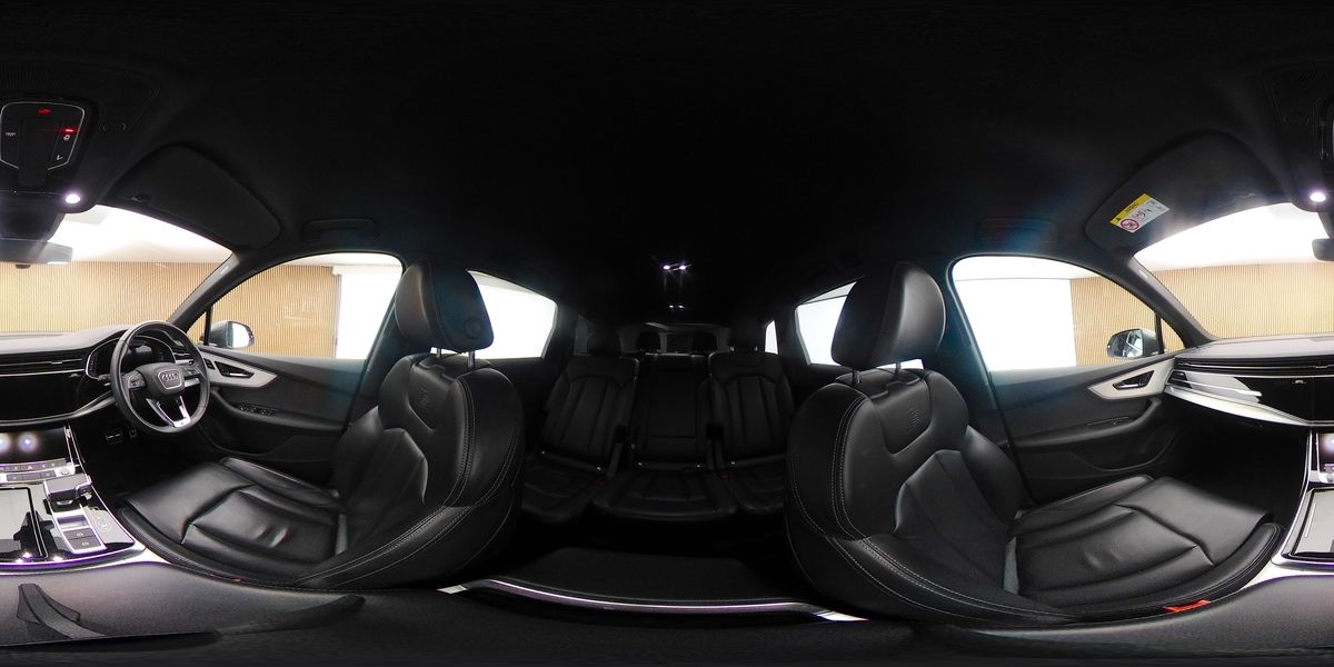 More views of Audi Q7