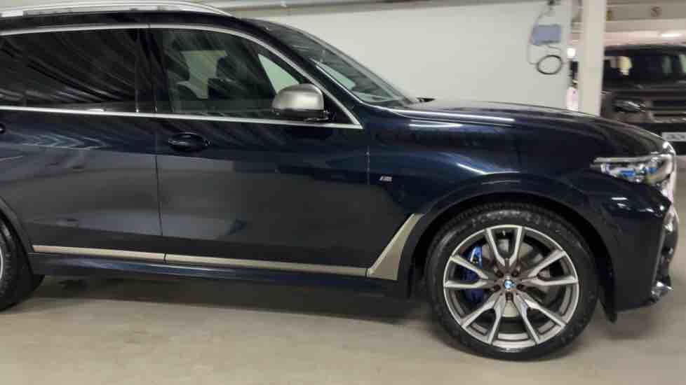 More views of BMW X7