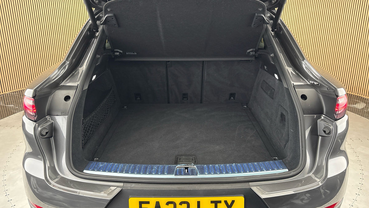 Porsche Cayenne Image 11