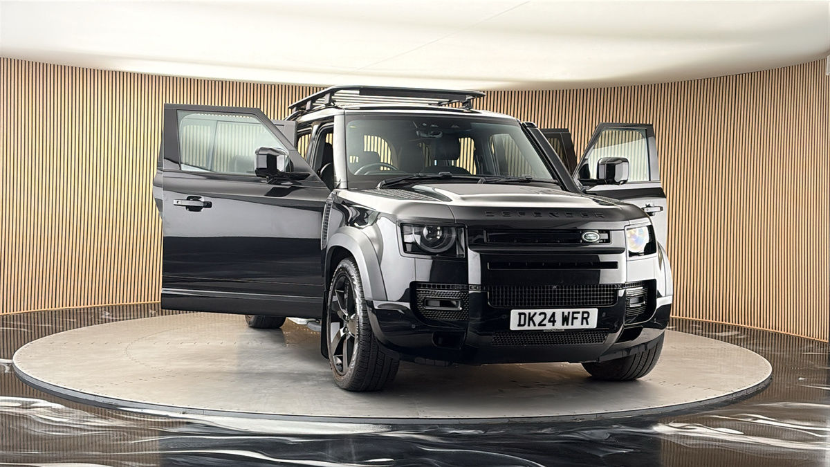 More views of Land Rover Defender 110