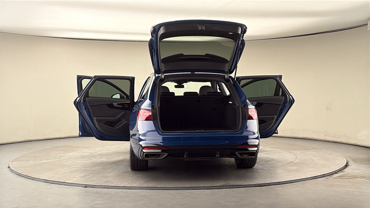 More views of Audi A4 Avant