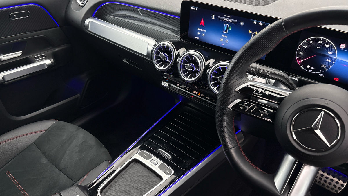 Mercedes-Benz GLB Image 18