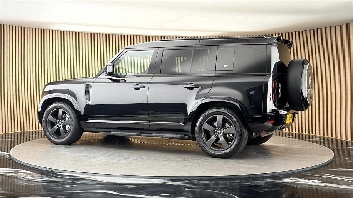 More views of Land Rover Defender 110