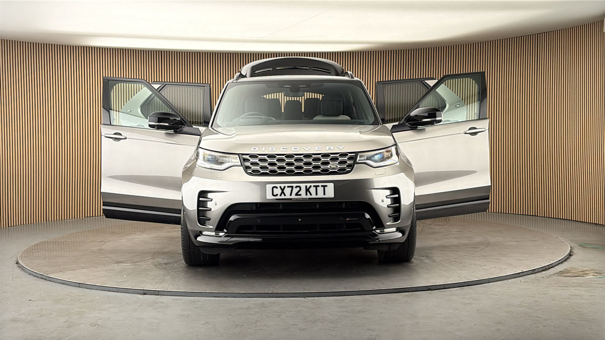 More views of Land Rover Discovery