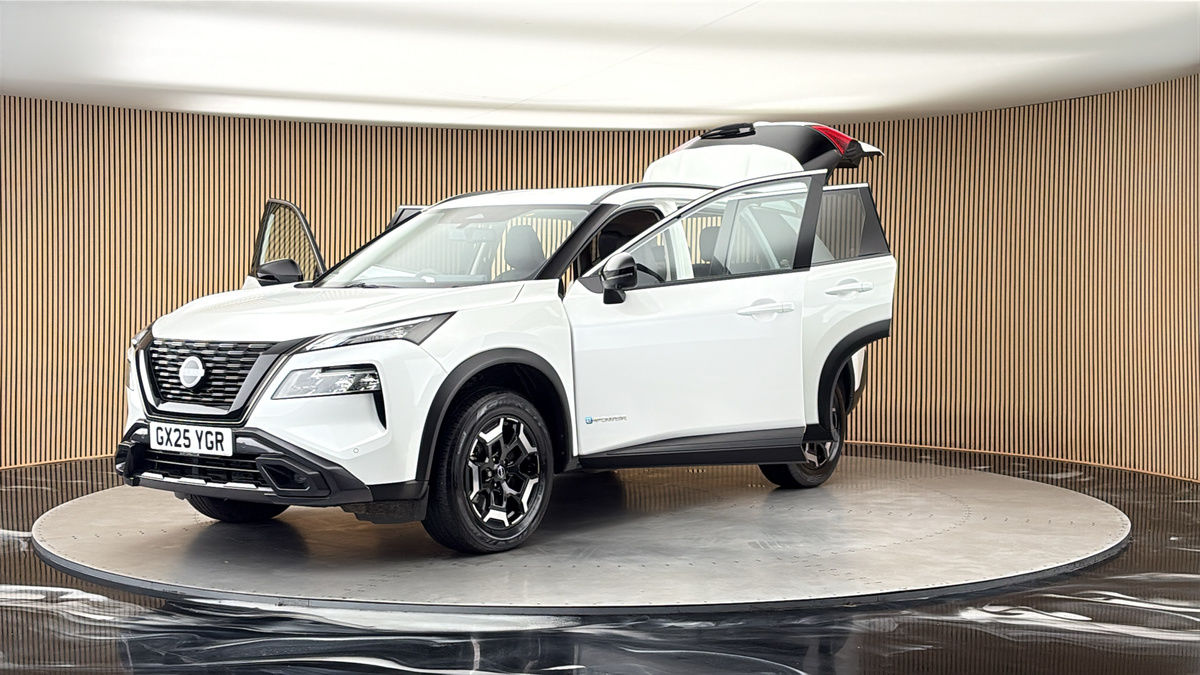 More views of Nissan X-Trail