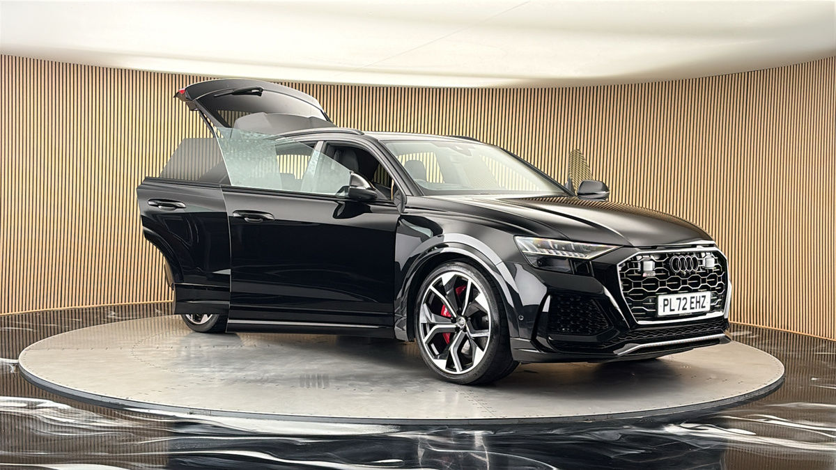 More views of Audi RSQ8
