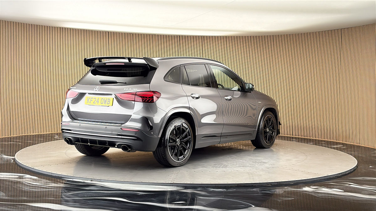 More views of Mercedes-Benz GLA