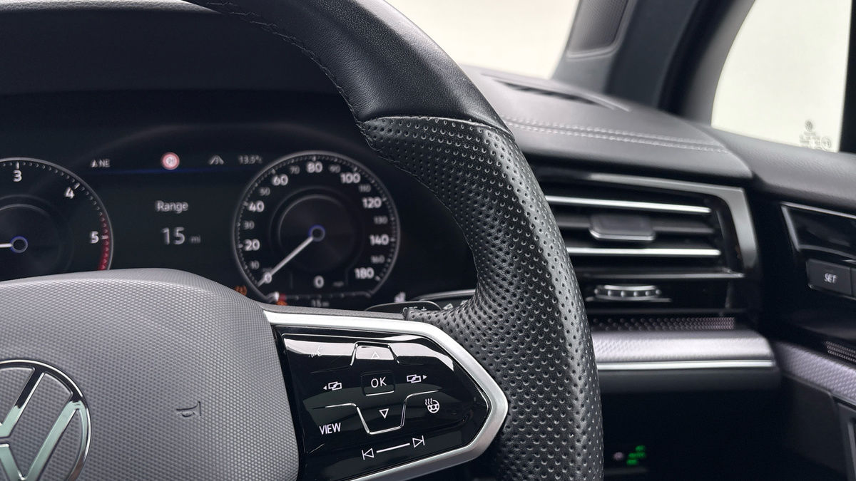 Volkswagen Touareg Image 14