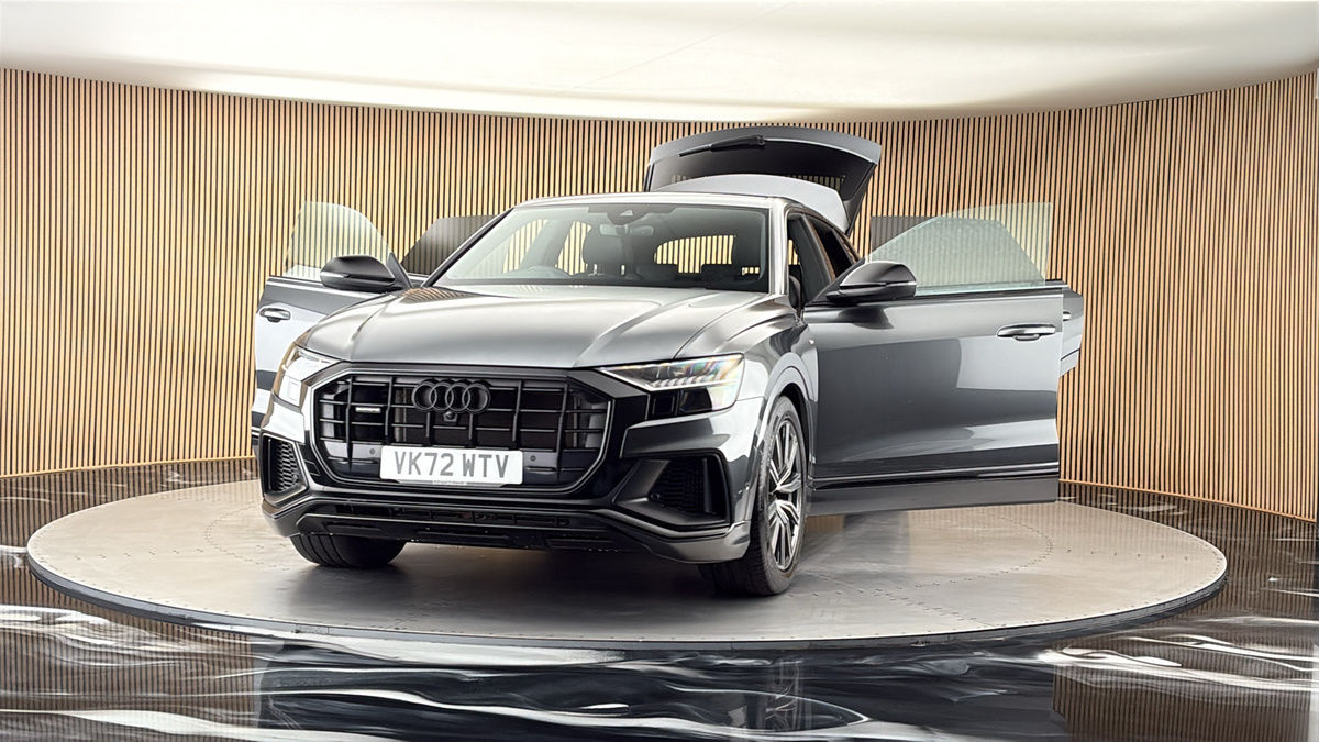More views of Audi Q8