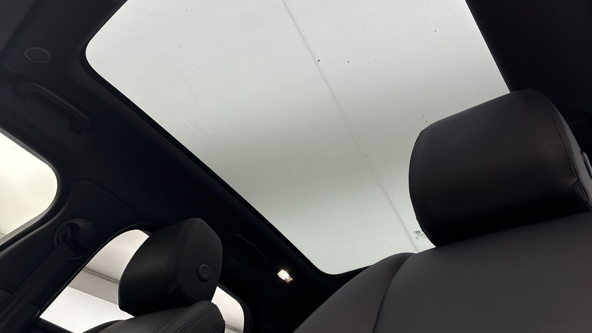 Land Rover Range Rover Velar Image 6