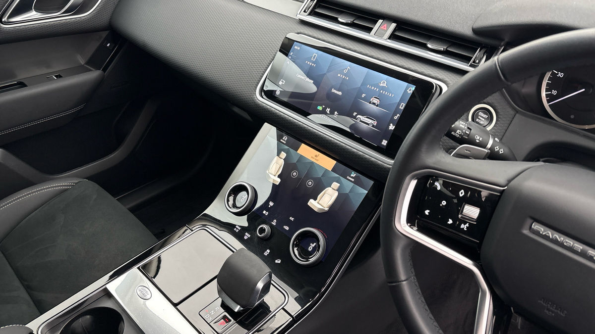 Land Rover Range Rover Velar Image 18