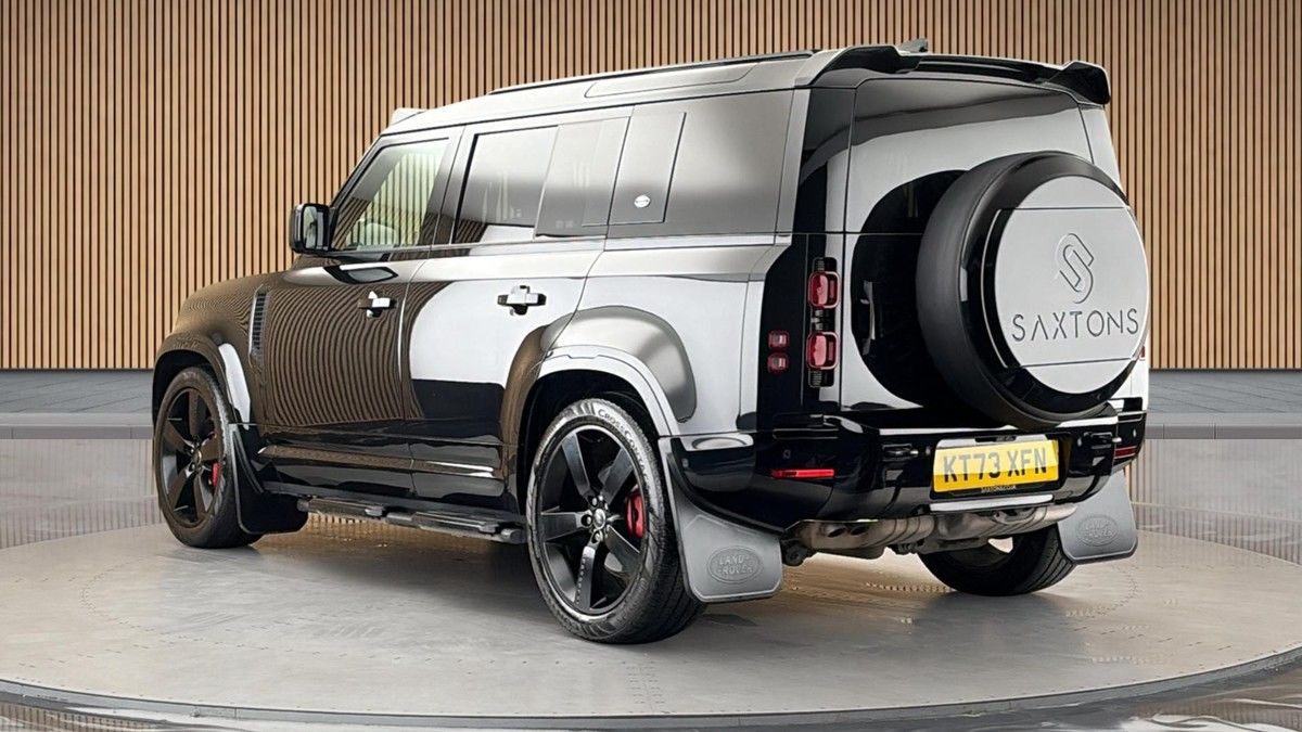 Land Rover Defender 110 Image 2