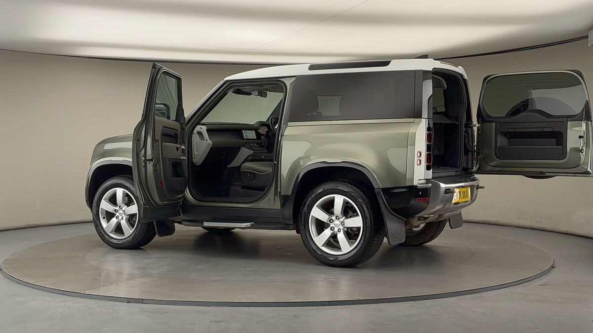 More views of Land Rover Defender 90