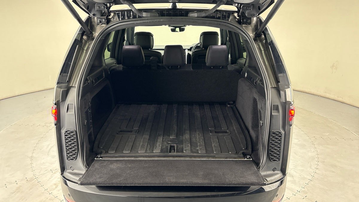 Land Rover Discovery Image 11