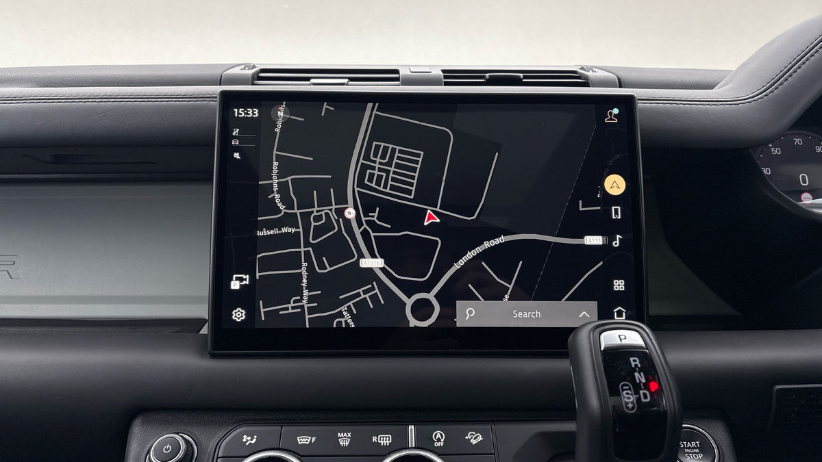 Land Rover Defender 110 Urban Image 17