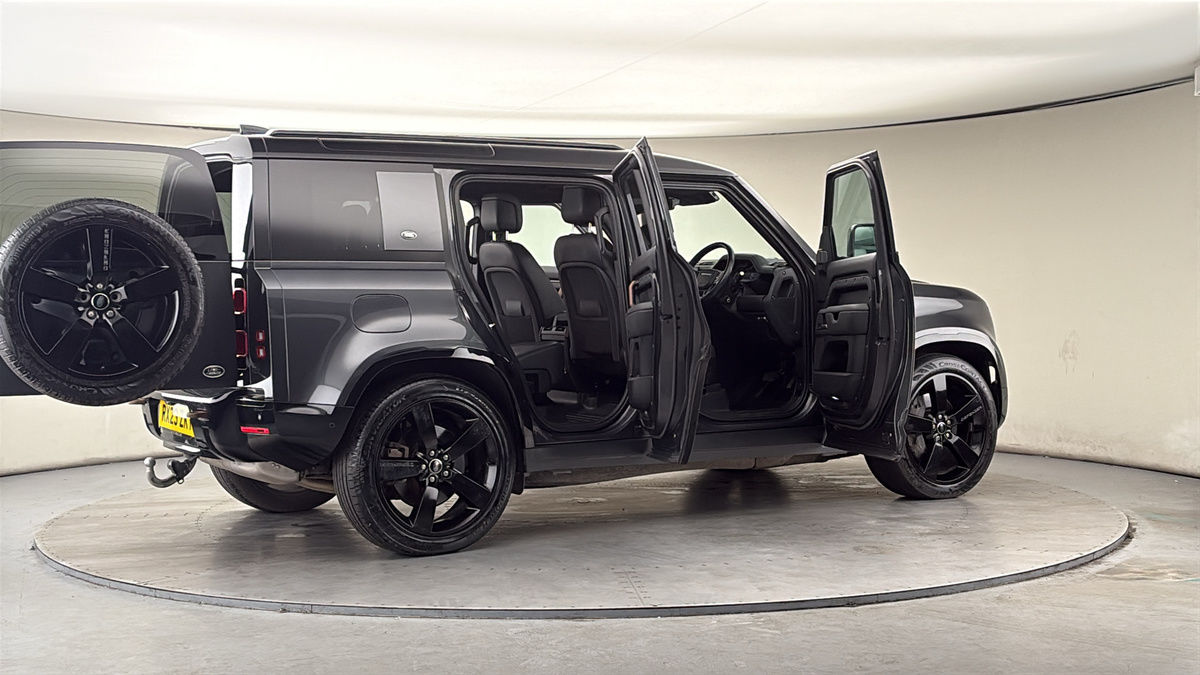 More views of Land Rover Defender 110