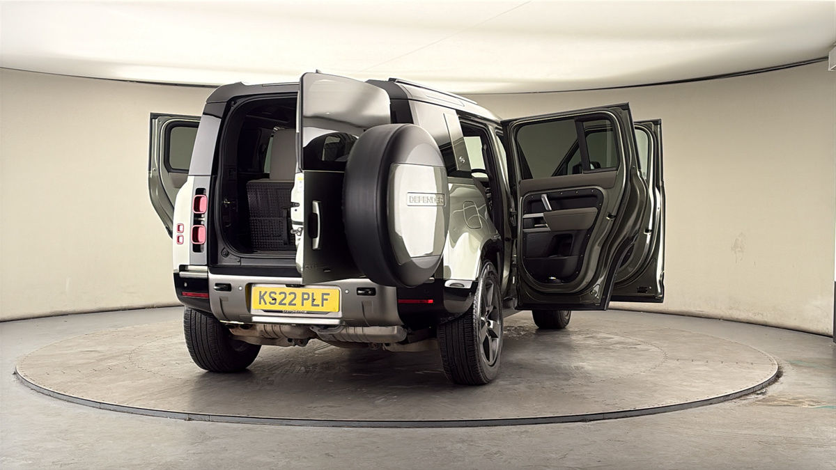 More views of Land Rover Defender 110