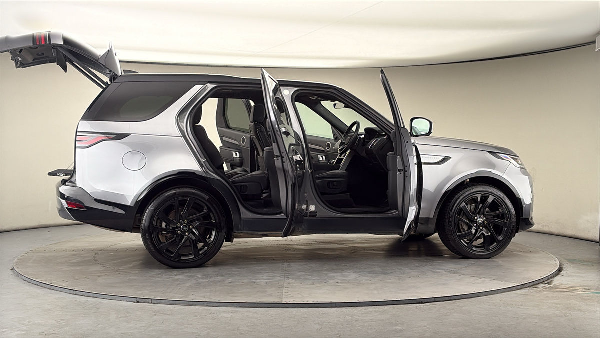 More views of Land Rover Discovery