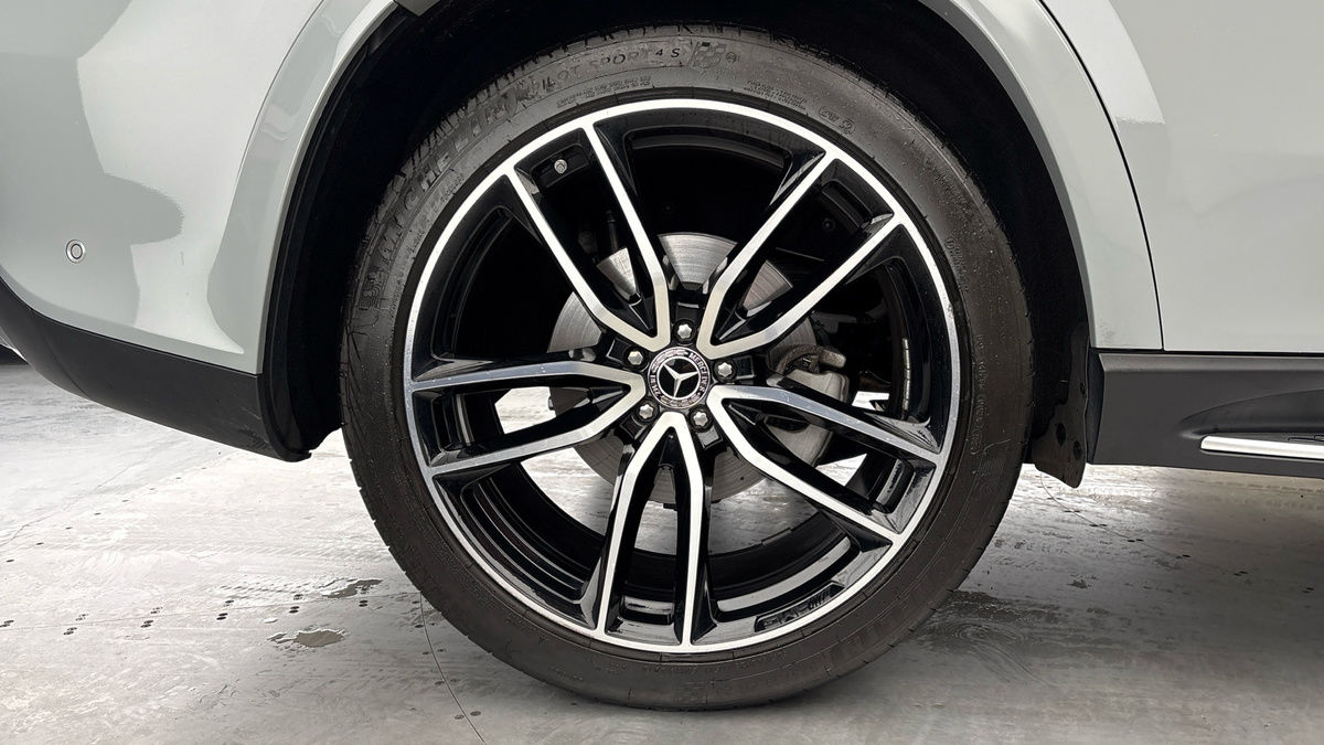 Mercedes-Benz GLS Image 10