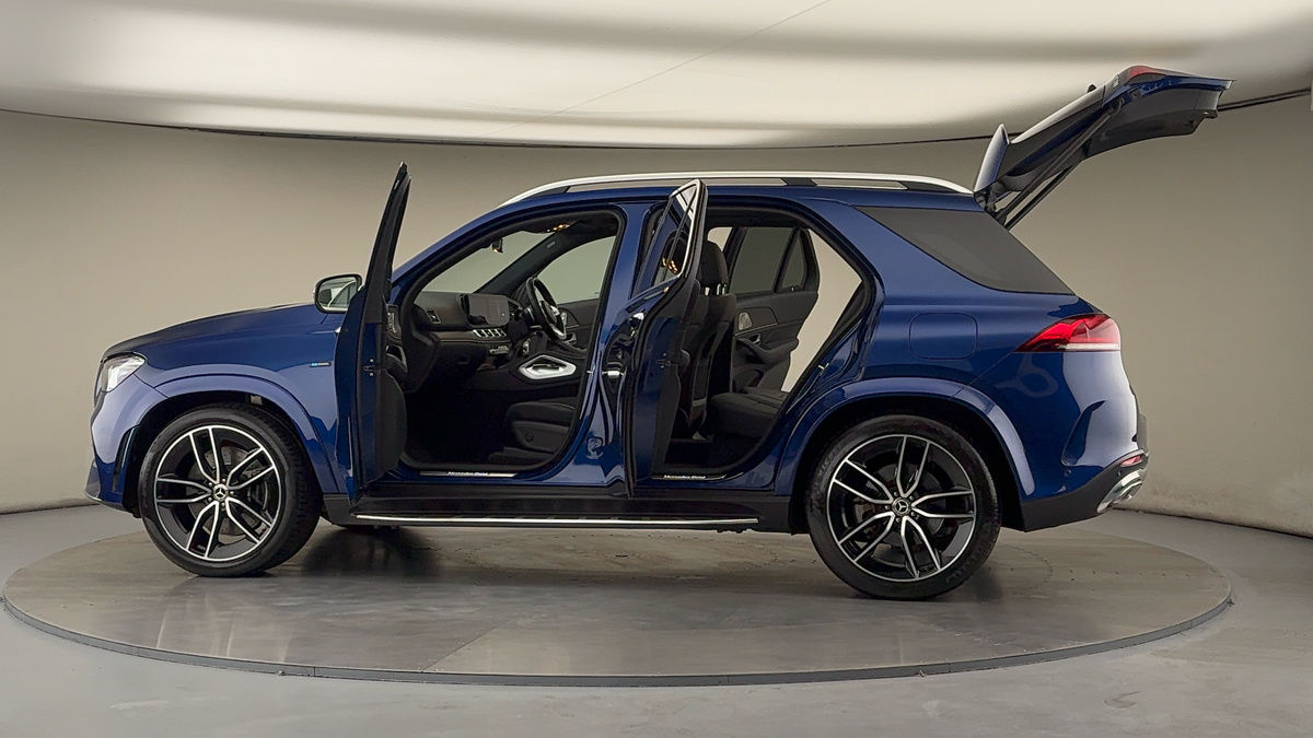 More views of Mercedes-Benz GLE