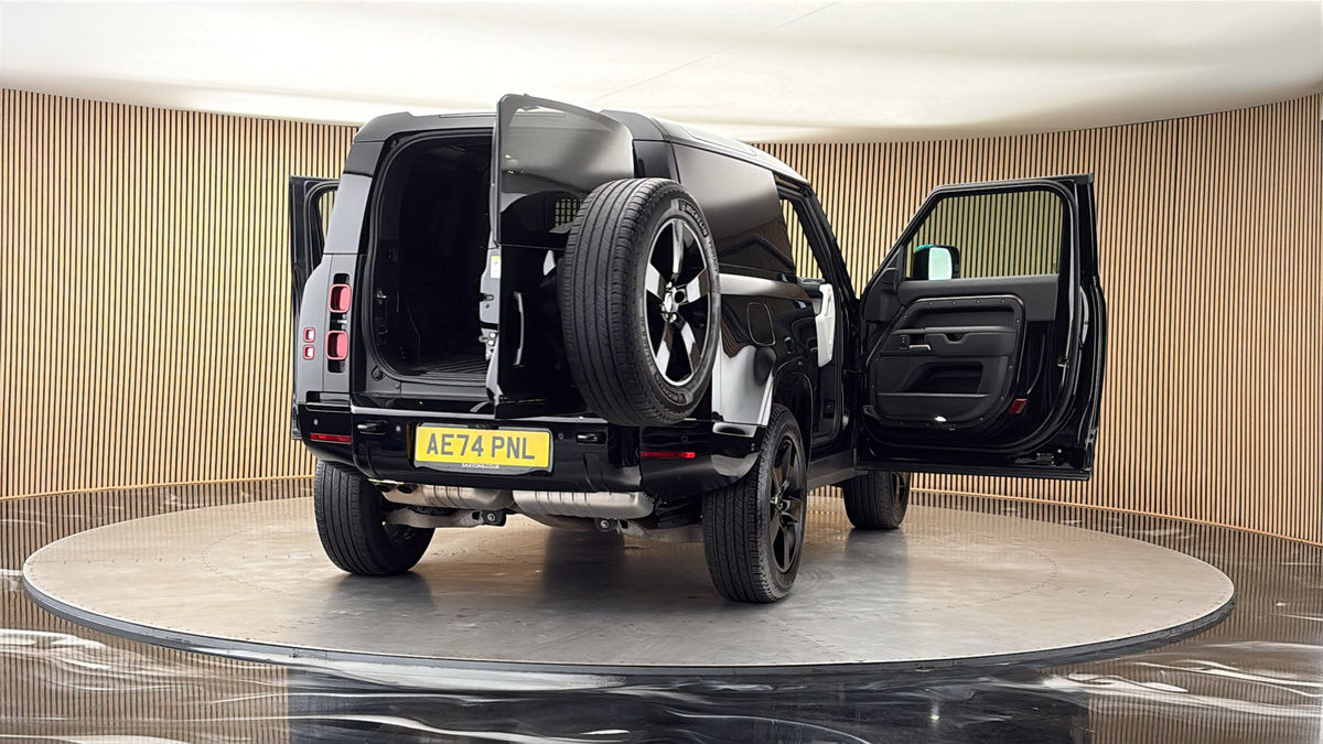More views of Land Rover Defender 90