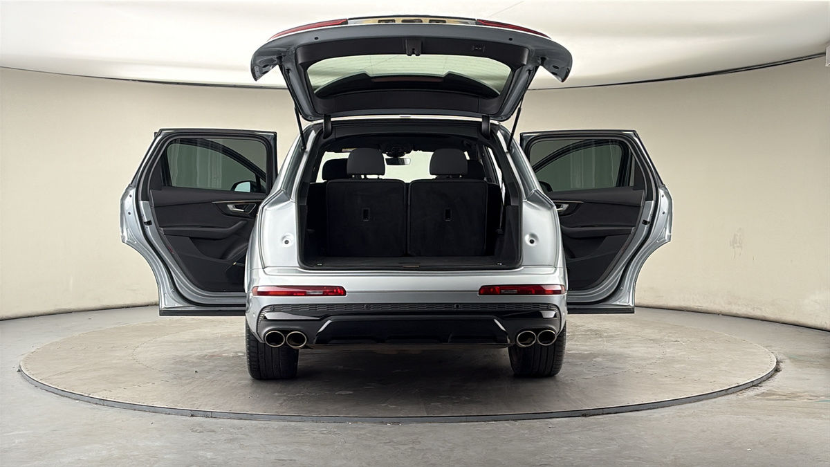 More views of Audi SQ7
