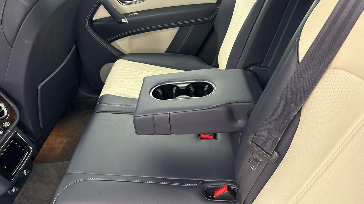 Bentley Bentayga Image 9