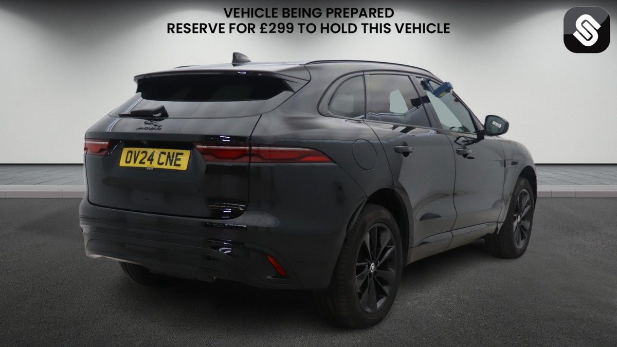 Jaguar F-PACE Image 4
