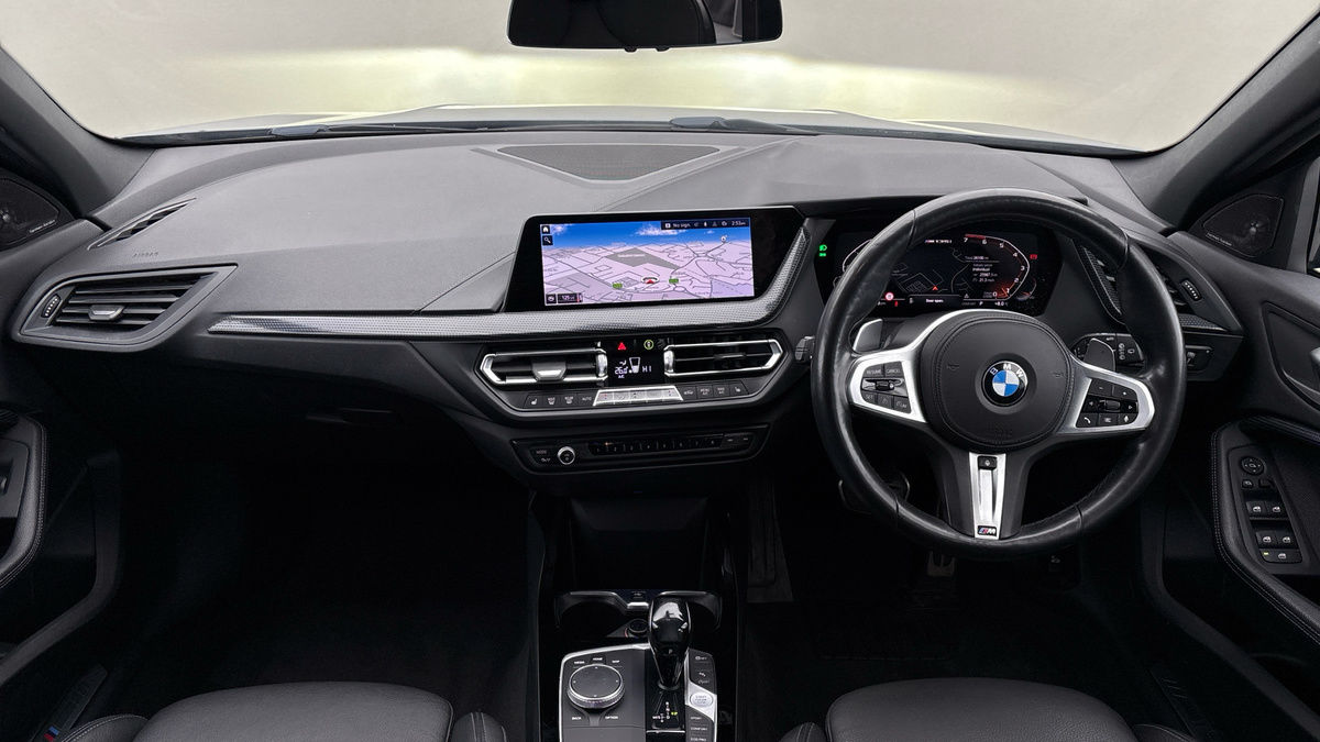 BMW 1 Series Image 12