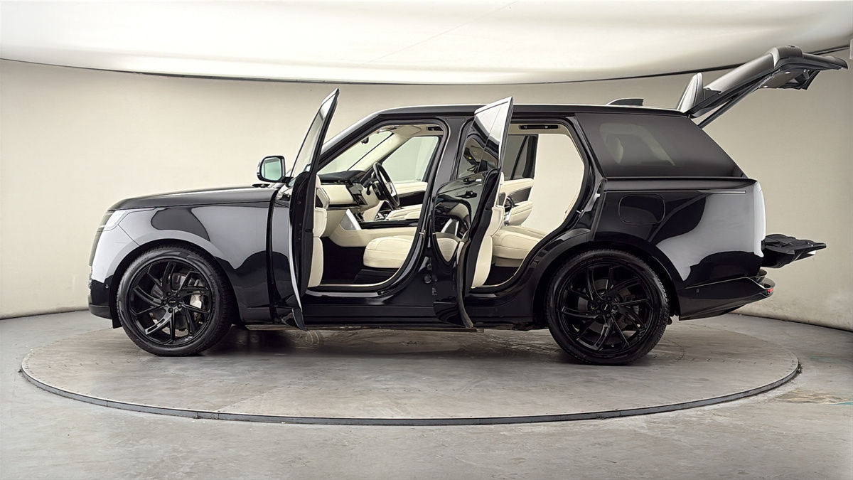 More views of Land Rover Range Rover