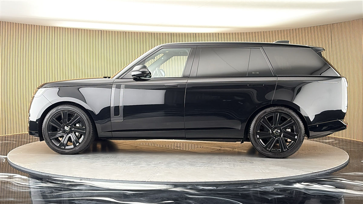 More views of Land Rover Range Rover