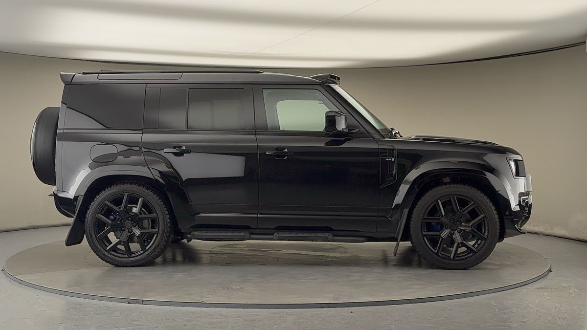 Land Rover Defender 110 Urban Image 16