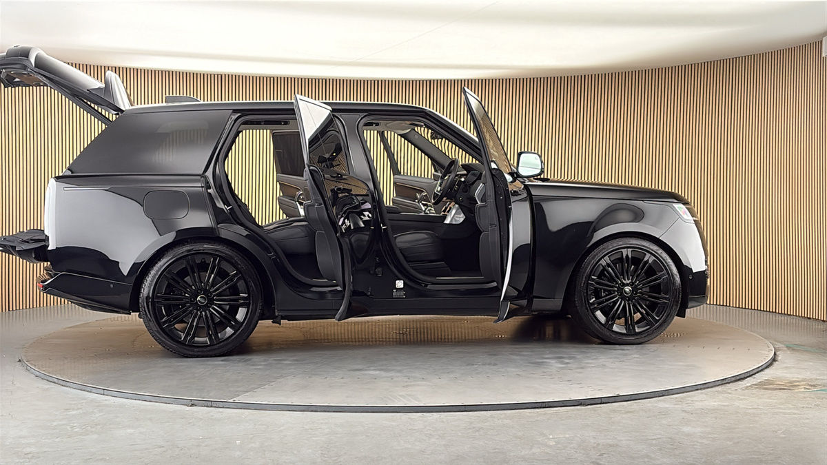 More views of Land Rover Range Rover