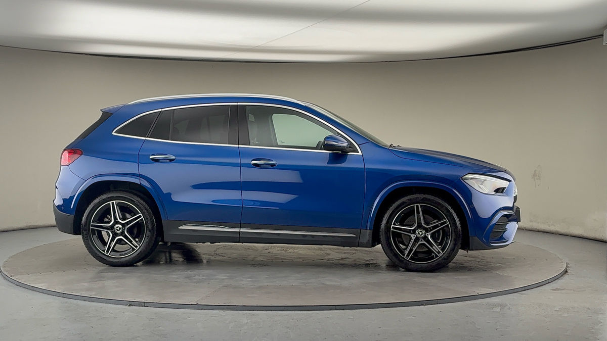 More views of Mercedes-Benz GLA