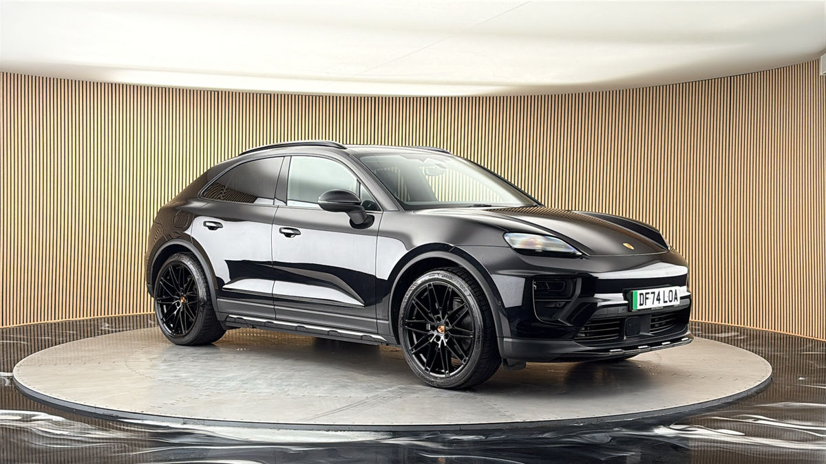 More views of Porsche Macan