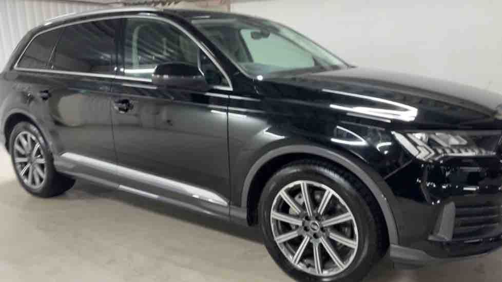 More views of Audi Q7