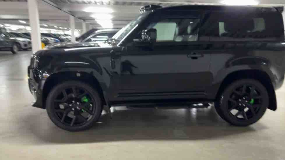 More views of Land Rover Defender 90