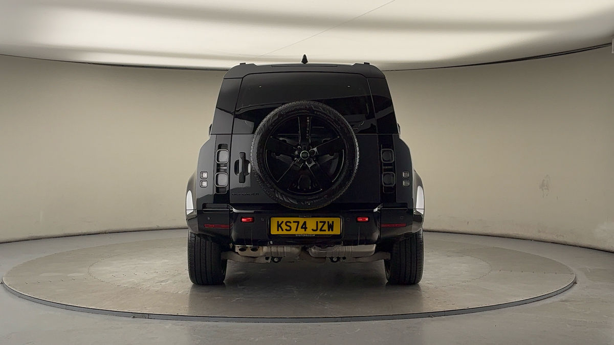 Land Rover Defender 110 Image 4