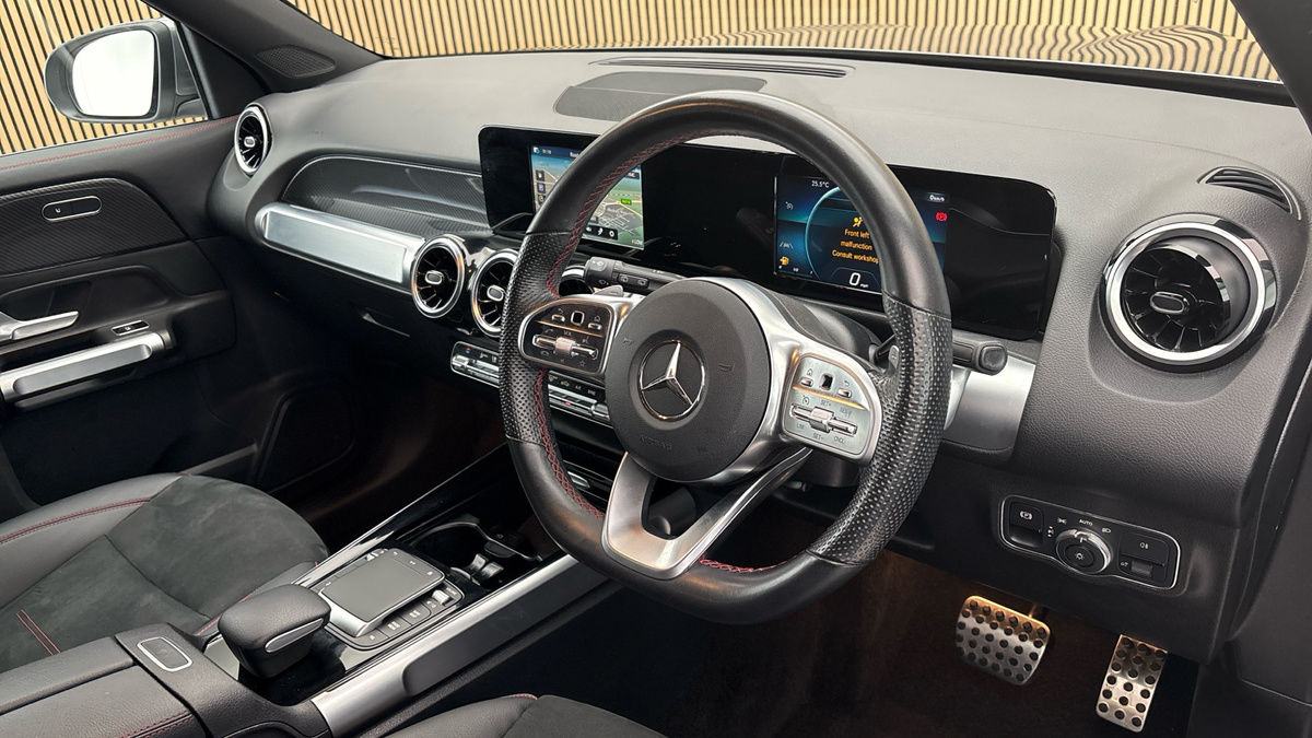 Mercedes-Benz GLB Image 5