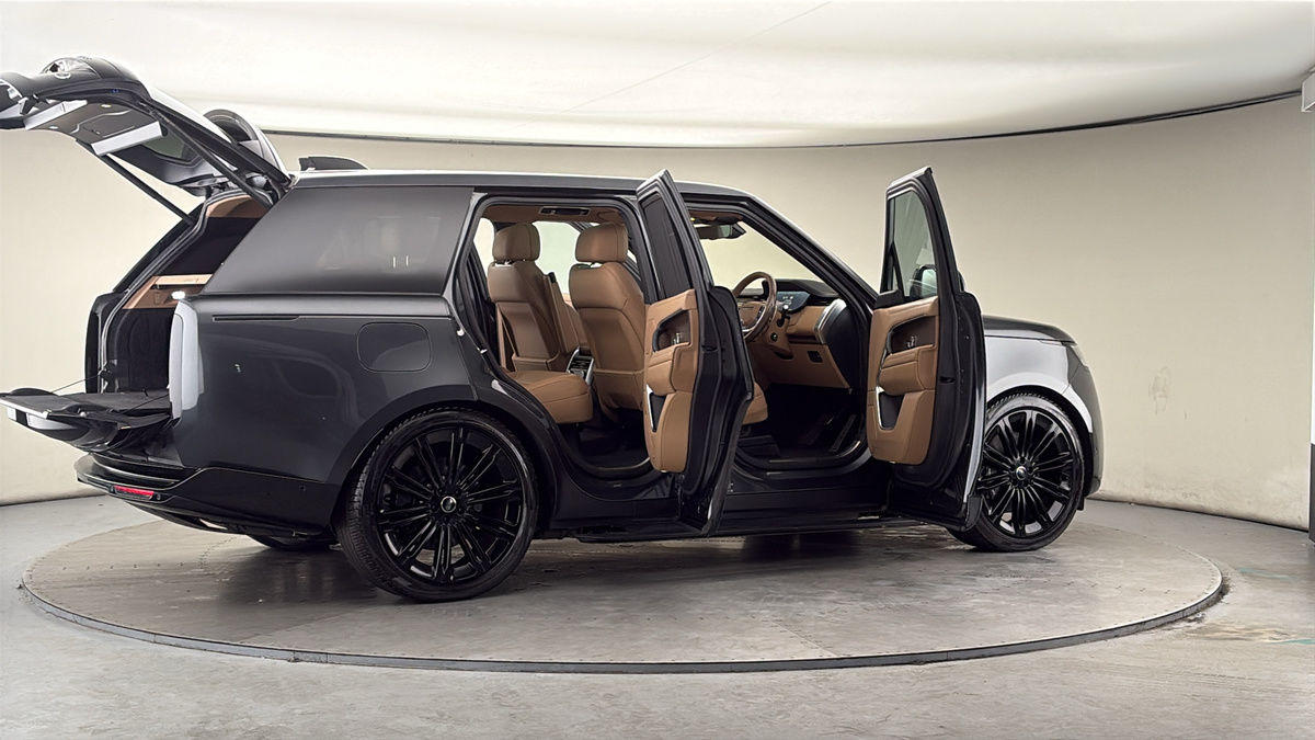 More views of Land Rover Range Rover