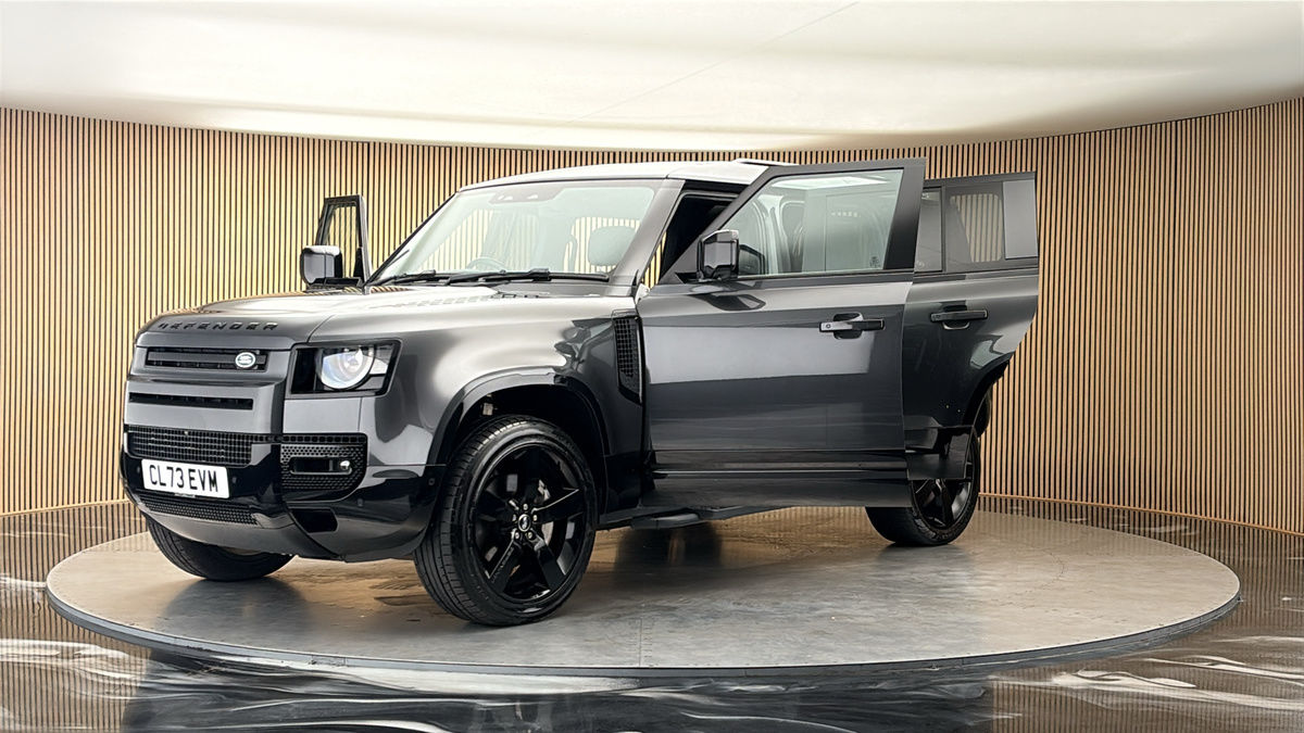 More views of Land Rover Defender 110