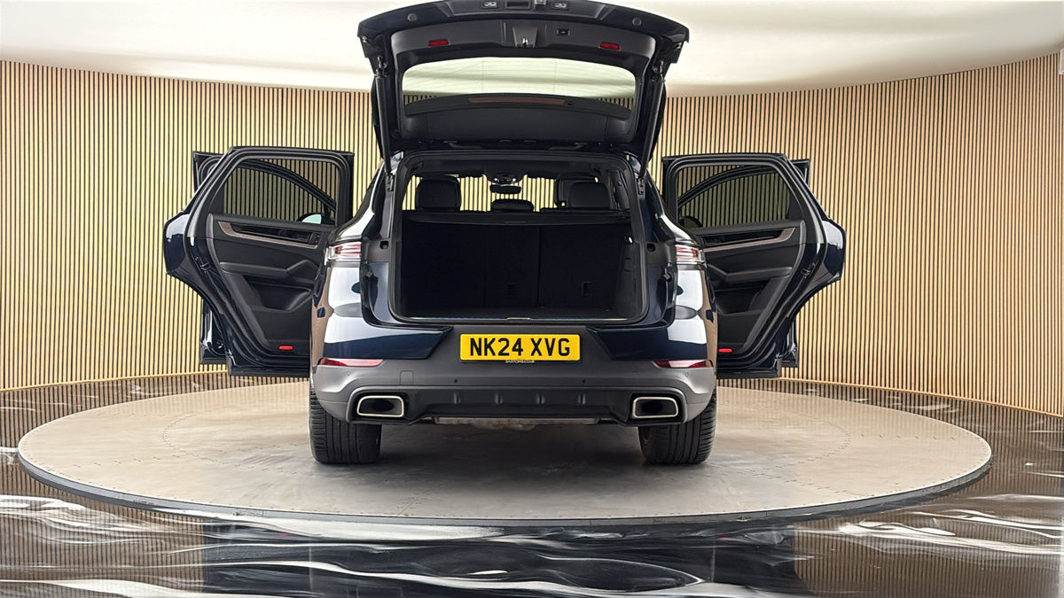 More views of Porsche Cayenne
